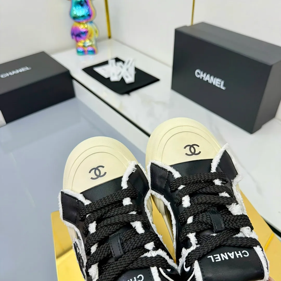 👟👟Ex-factory price 620👟👟 Chanel bread shoes ~ original calfskin panda shoes Chanel 25C latest hot style panda black and white sports shoes casual sneakers Xiaoxiang hot item classic black and white panda color coco girls must pay Fabric: original custom mixed sheepskin lining: original imported breathable mesh lining outsole: Original molded rubber + TPU combination Size: Women's 35-41 Buy now👉